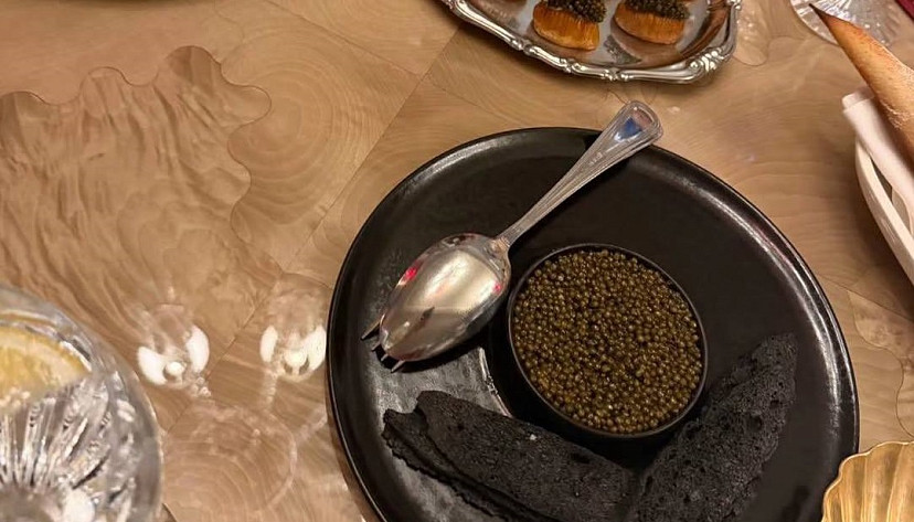 Саратовская певица отметила день рождения в дубайском ресторане